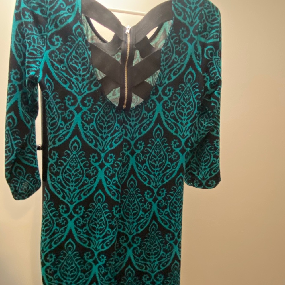 Dress - Picture 3 of 3